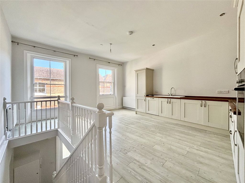 Property photo 3 of 17 Picture No. 27