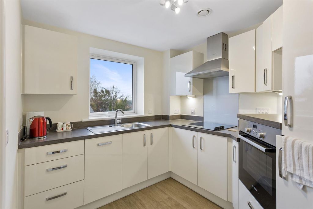 Property photo 3 of 17 06-2665A103-9295-443F-989E-9Ddfa052Fbe8Shpmcs_57Au