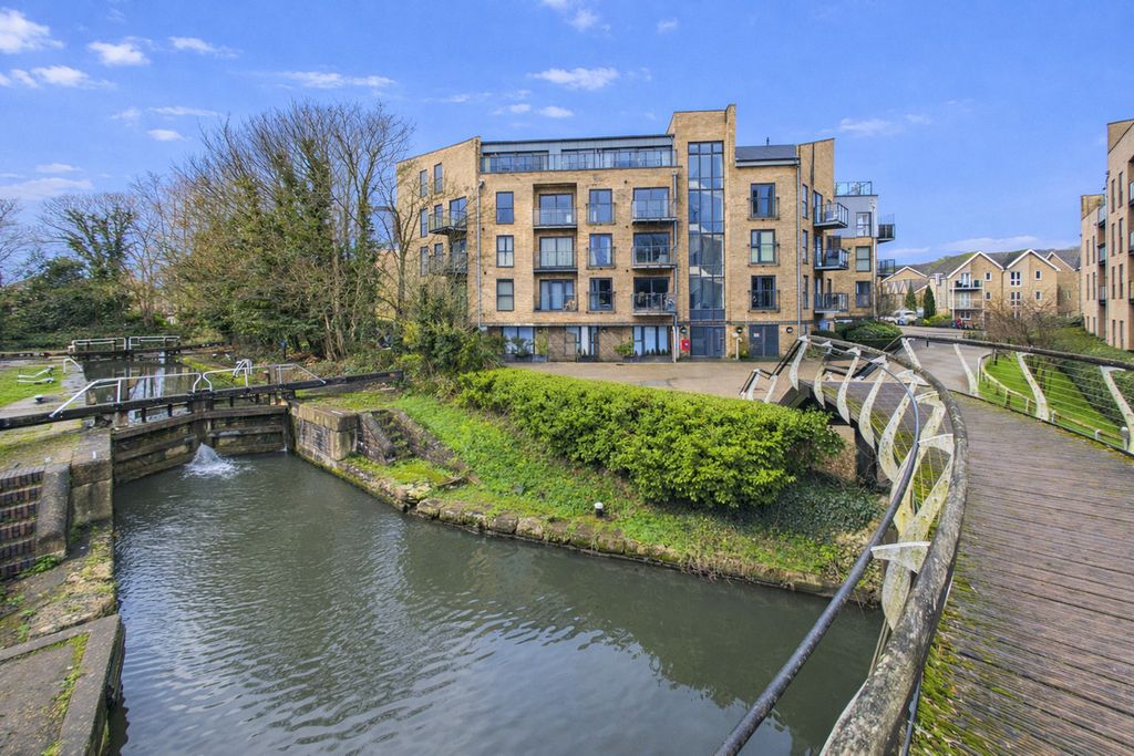 Property photo 1 of 22