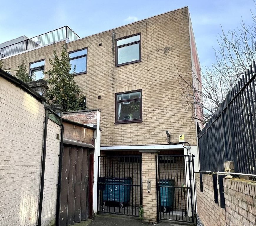 Property photo 2 of 7