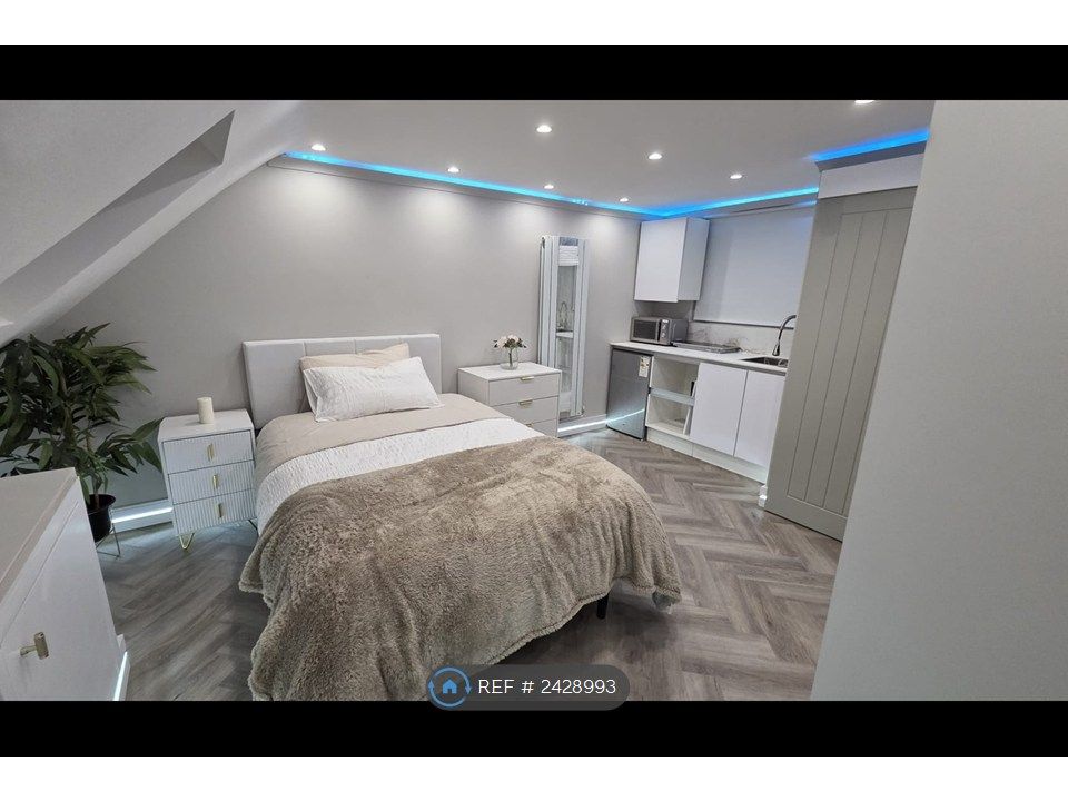 Property photo 1 of 17 Studio 1