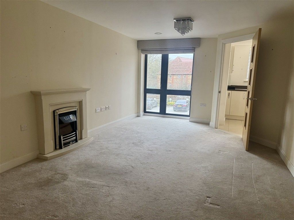 Property photo 3 of 7 Lounge