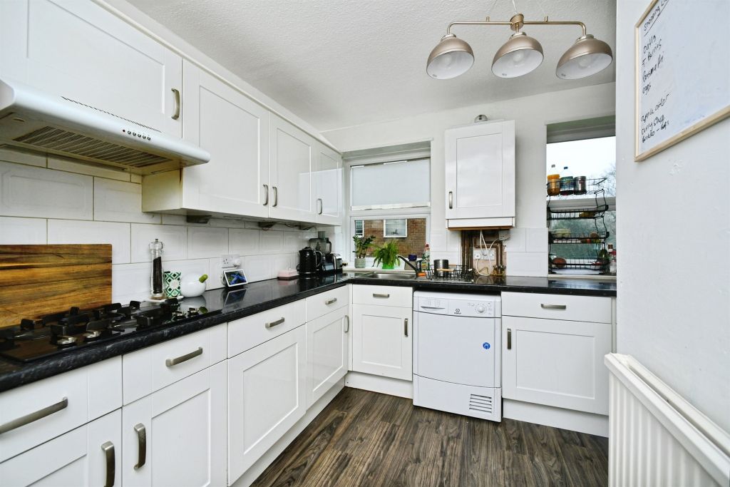 Property photo 2 of 21