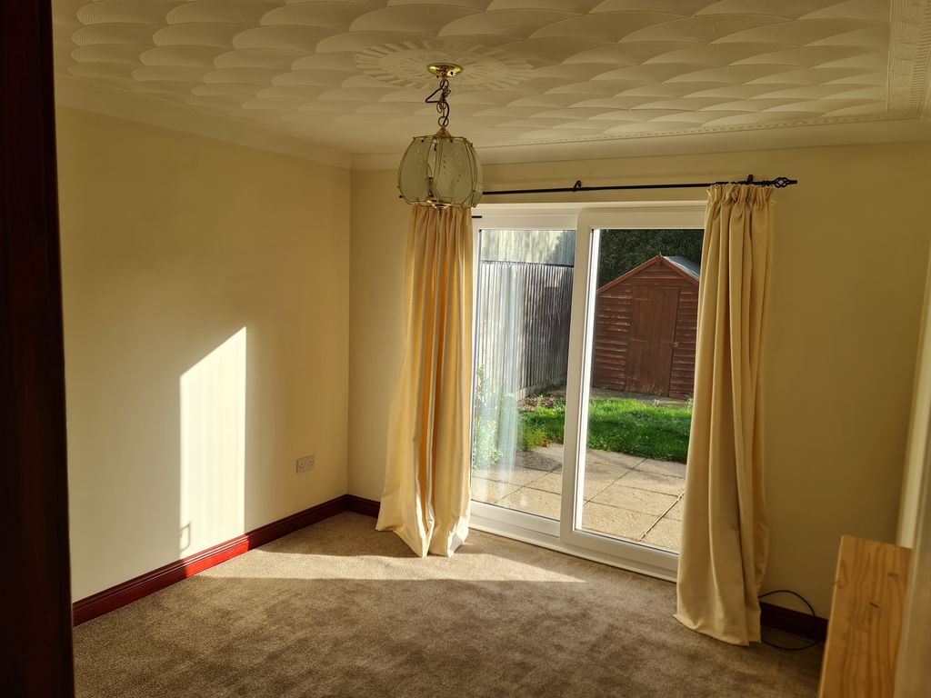 Property photo 3 of 11 Dining Room