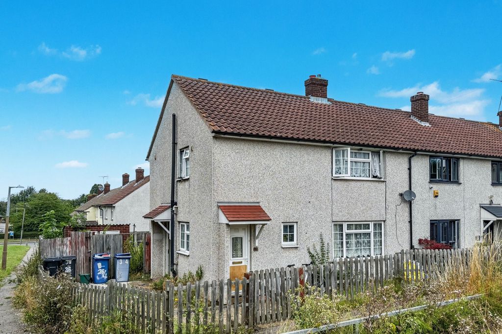 Property photo 1 of 20 Flat 34 Plaistow Close, Stanford-Le-Hope, Ss17 7At