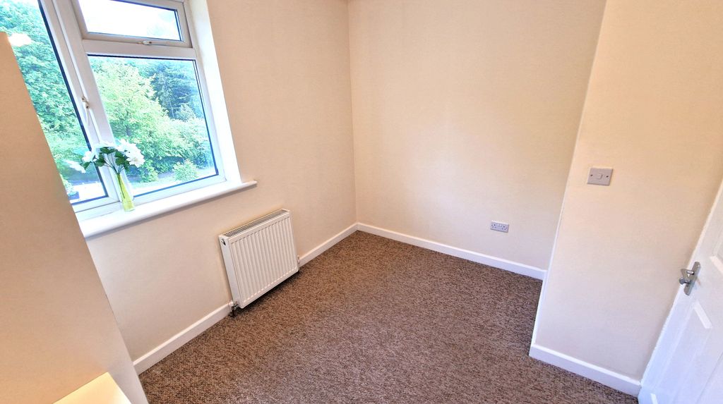 Property photo 3 of 3 Room