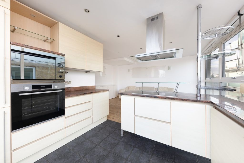 Property photo 3 of 13 Picture No. 26