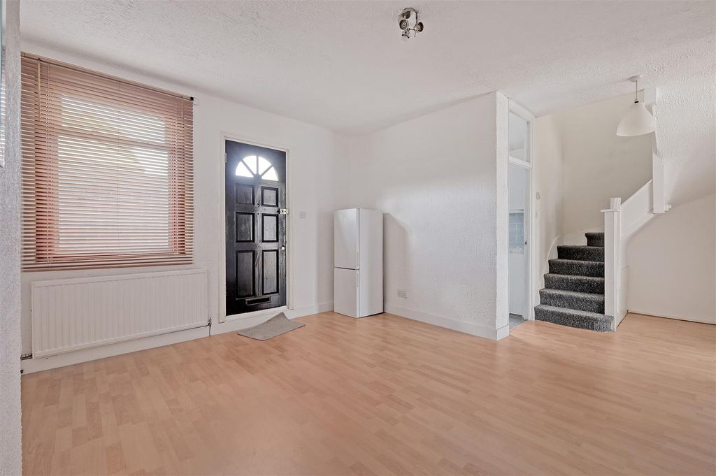 Property photo 3 of 24