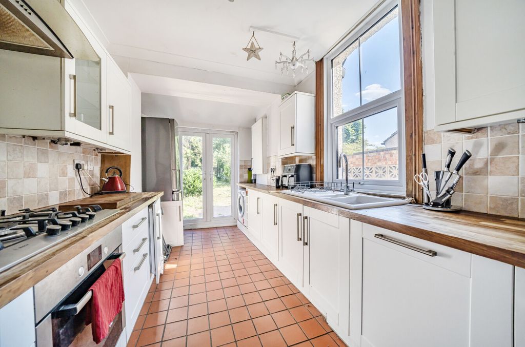 Property photo 3 of 17 1320896-12-686d47...