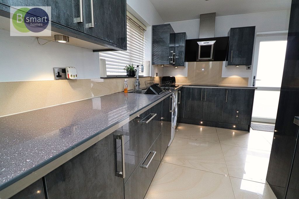 Property photo 2 of 16 Img_4445