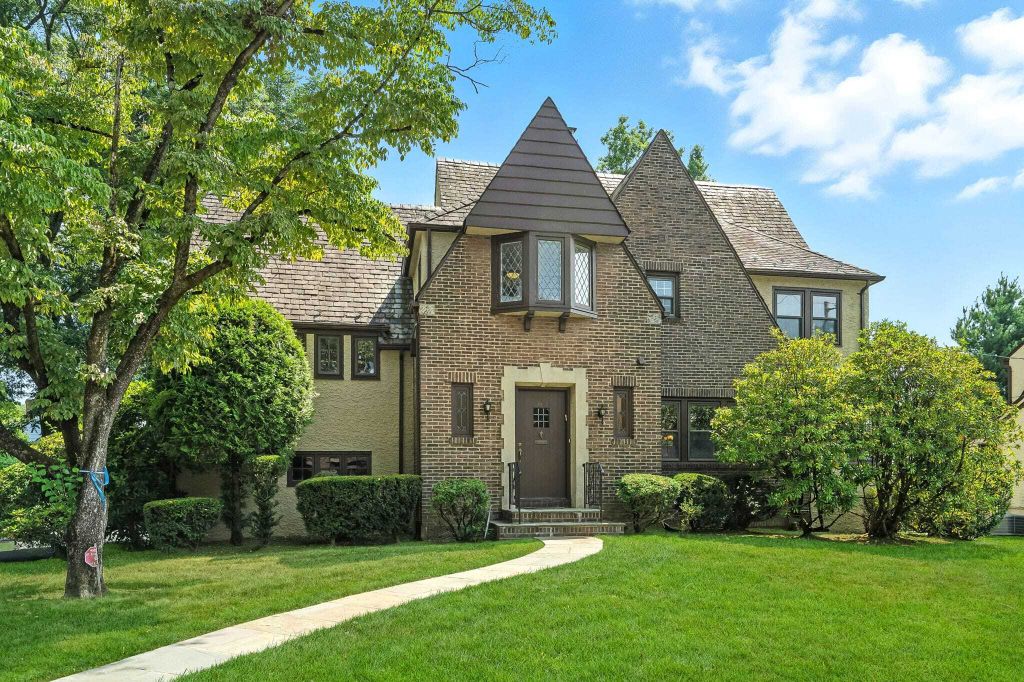 Property photo 1 of 26