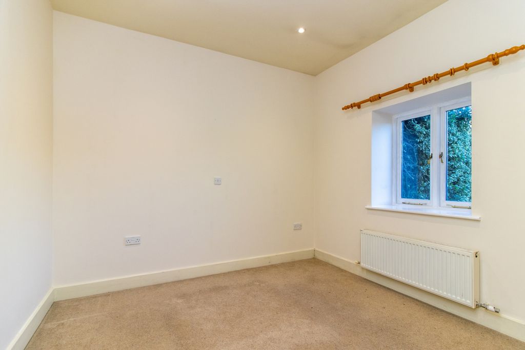 Property photo 3 of 10 Img_6025