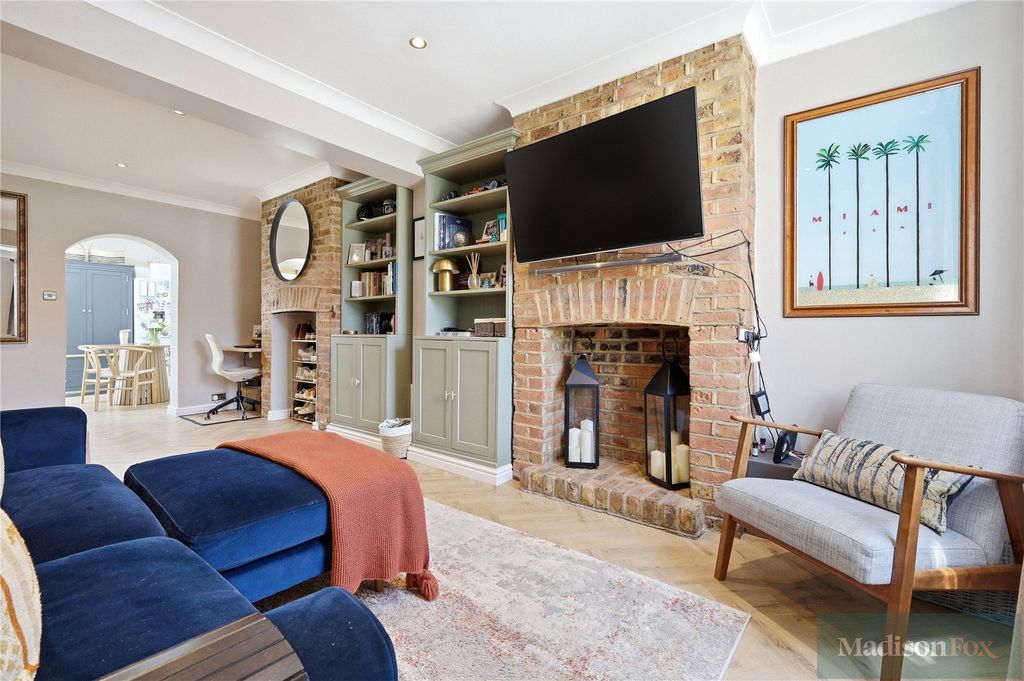 Property photo 3 of 27 Picture No. 06