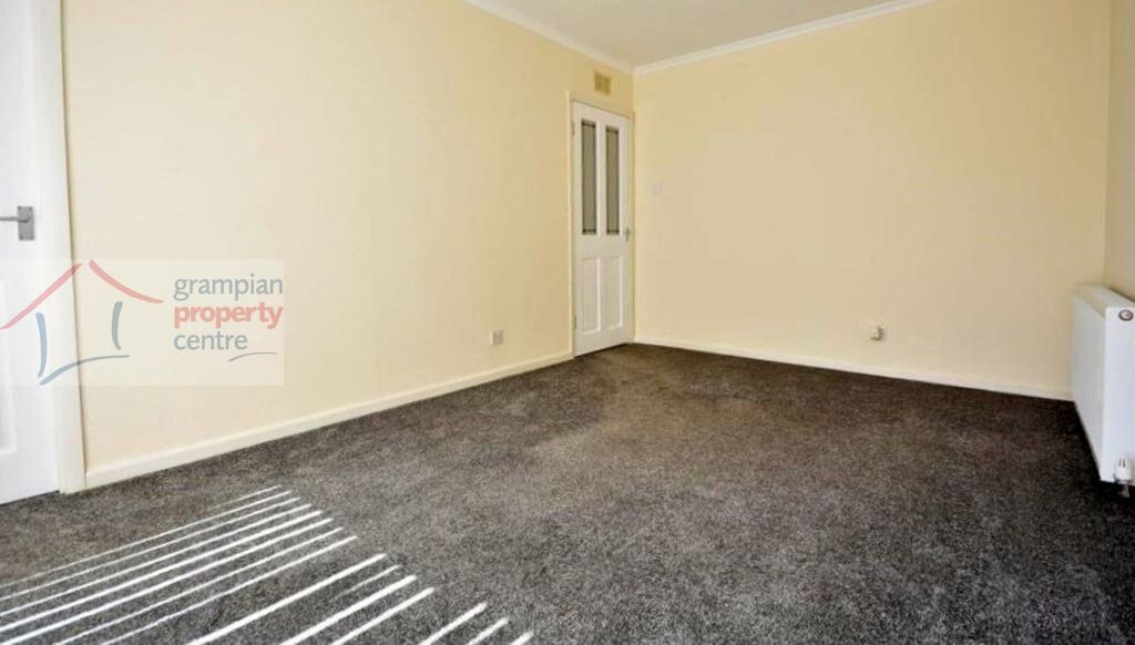 Property photo 3 of 10 Lounge 2 .Jpg