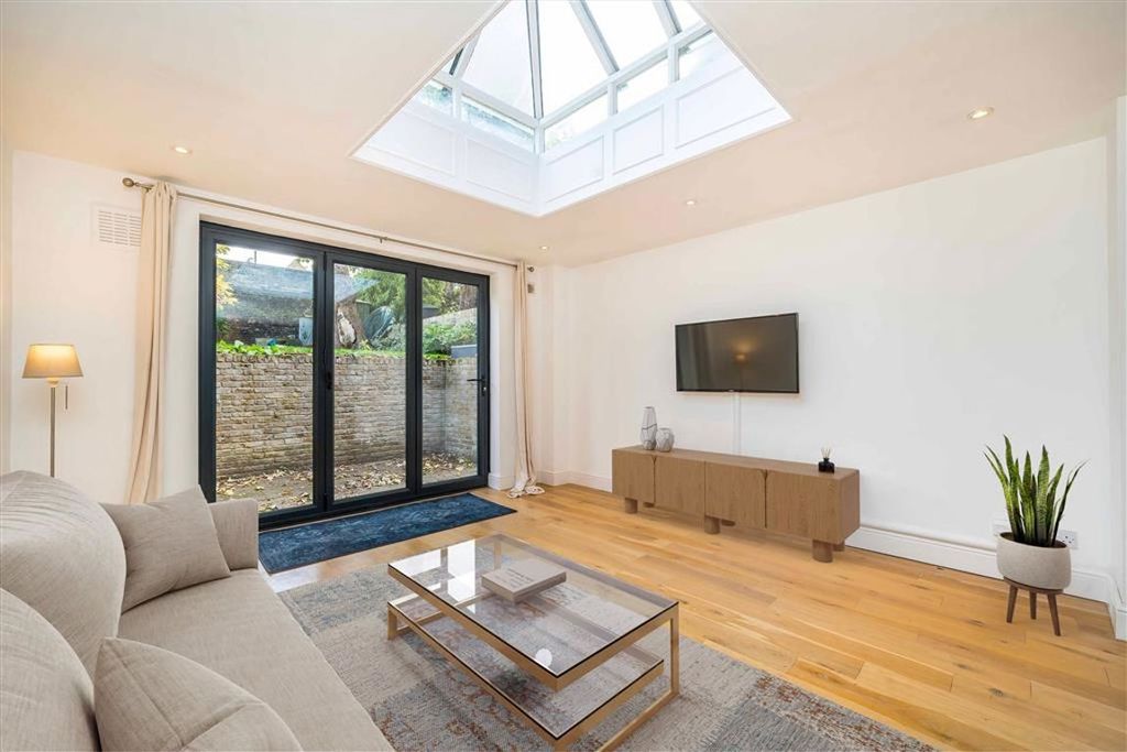 Property photo 2 of 6