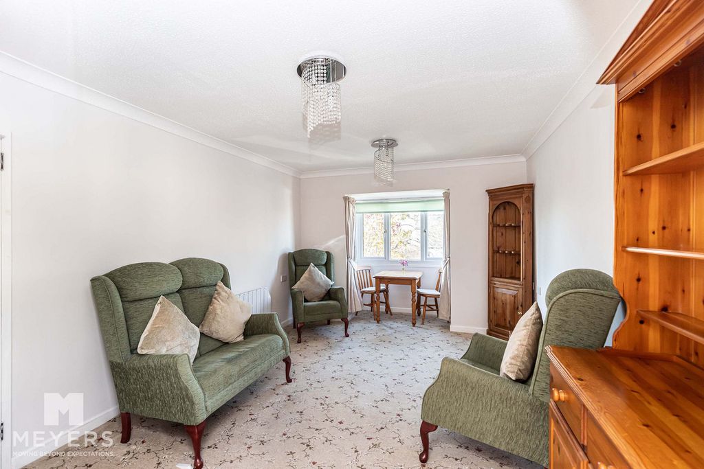 Property photo 2 of 17