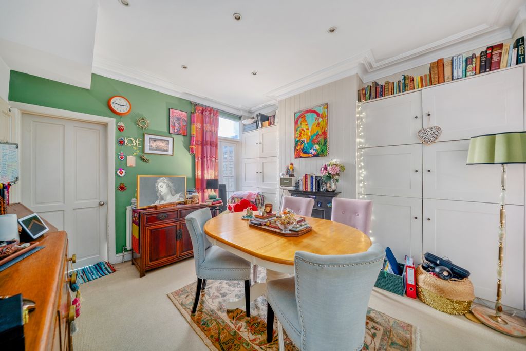 Property photo 2 of 10 Photo 6