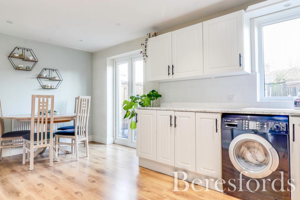 Property photo 3 of 14 Picture 3