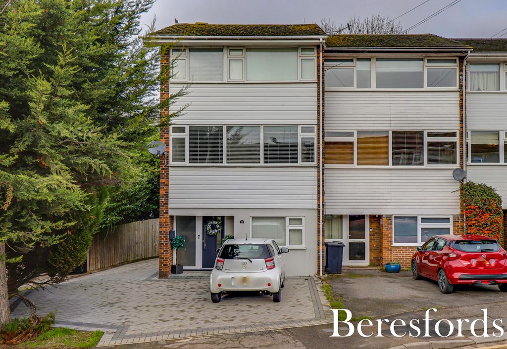 Property photo 1 of 16 Front