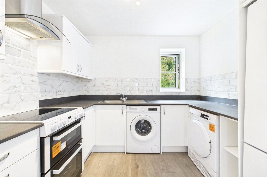 Property photo 3 of 14 Kitchen