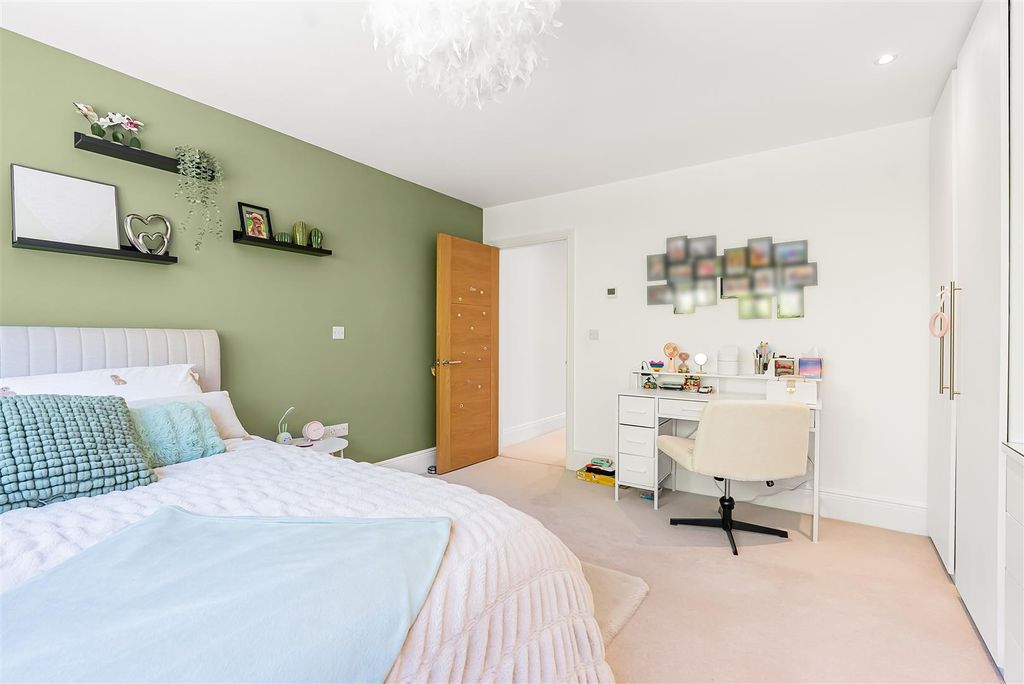 Additional image 25 of 4 bed detached house for saleBullocks Lane, Hertford SG13