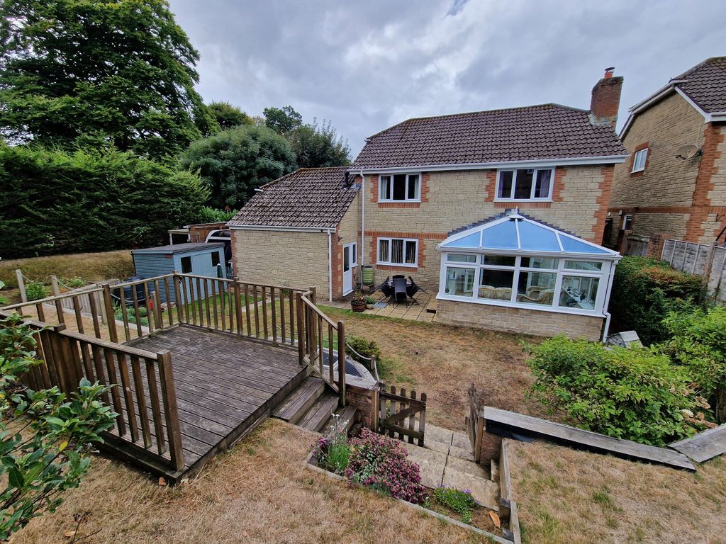 Property photo 2 of 18 Rear Garden