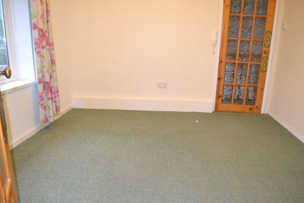 Property photo 2 of 9 Lounge