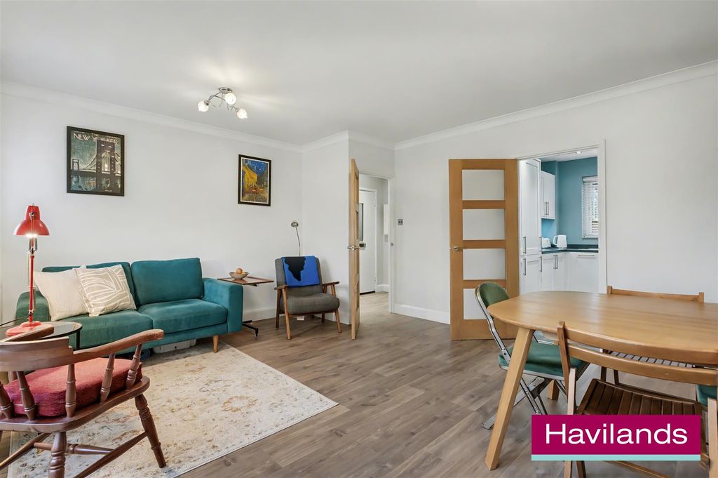 Property photo 3 of 11 Flat 25, Springbank N21 1Jh-5.Jpg