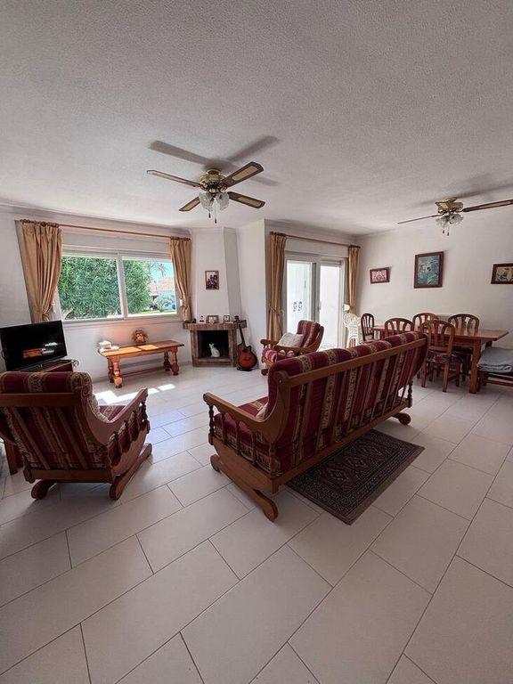 Property photo 3 of 37