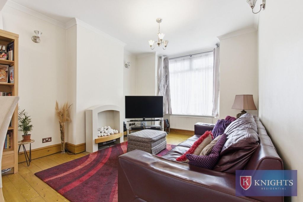 Property photo 2 of 18