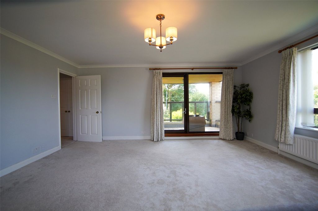 Property photo 2 of 16 Picture No. 13