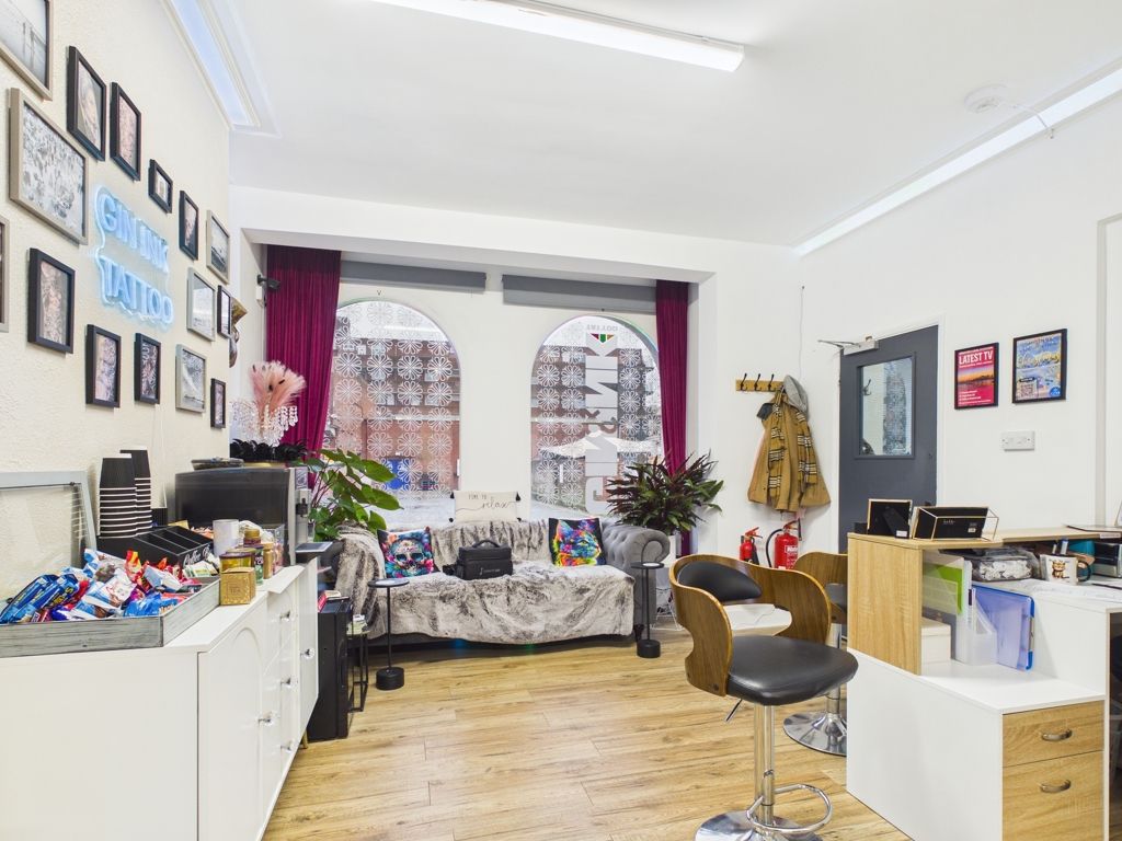 Property photo 2 of 9 Photo 6