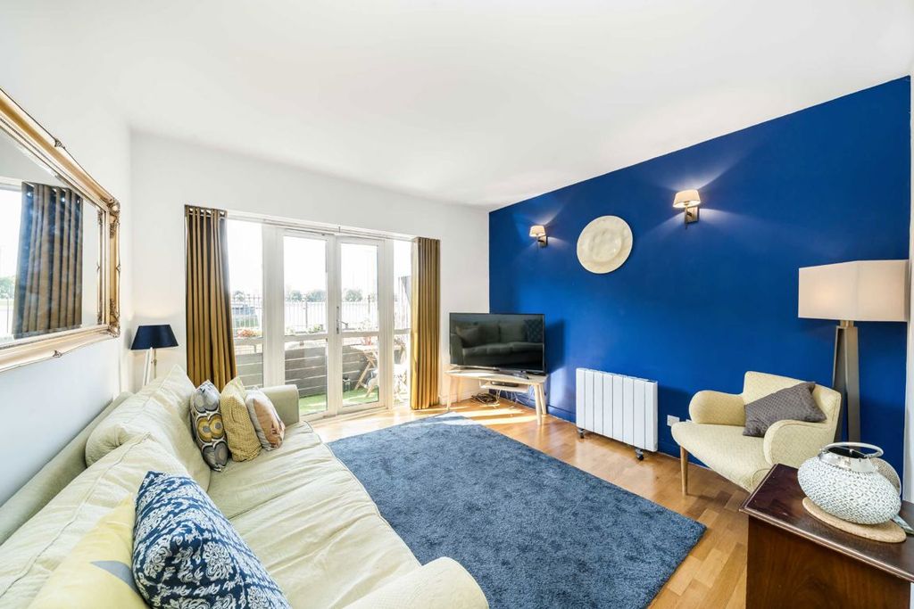 Property photo 2 of 7