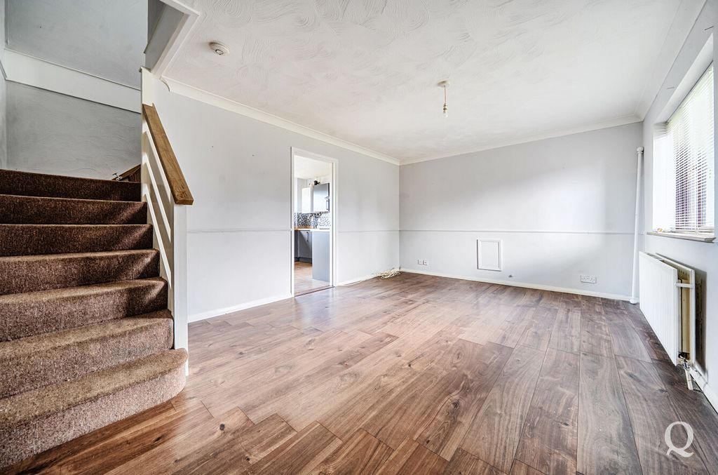 Property photo 3 of 21 F6B469B5-d4d3-45F...