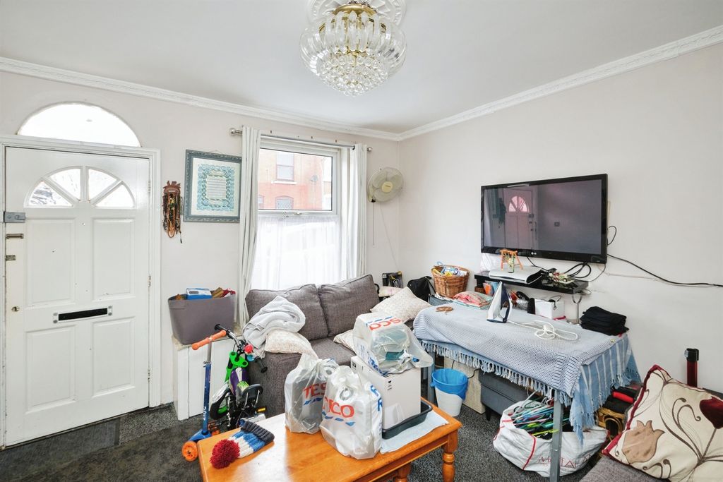 Property photo 2 of 17