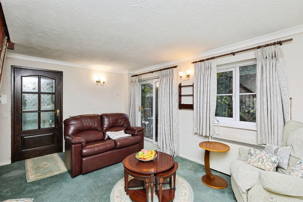 Property photo 3 of 18