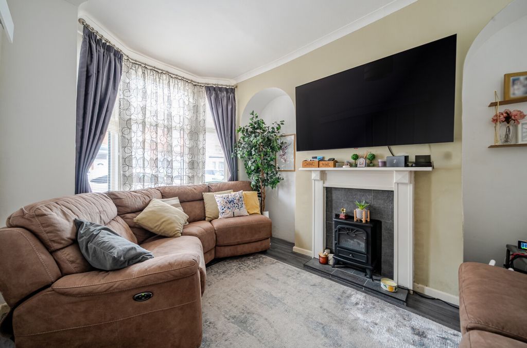 Property photo 3 of 15 1425396-1-69Aee7F...