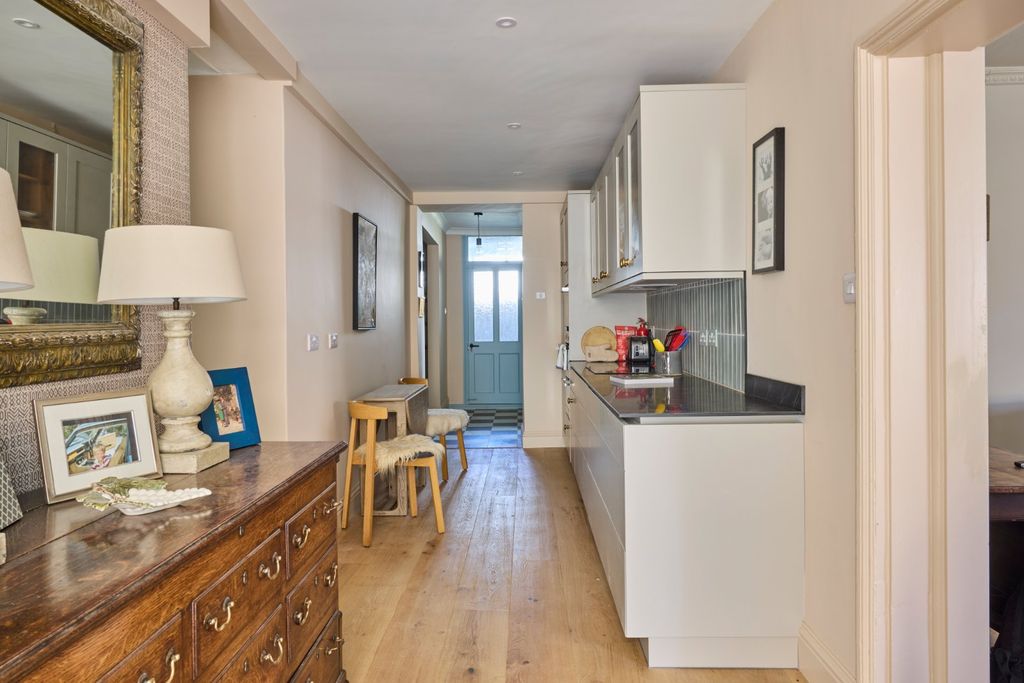 Property photo 2 of 17 Kitchen
