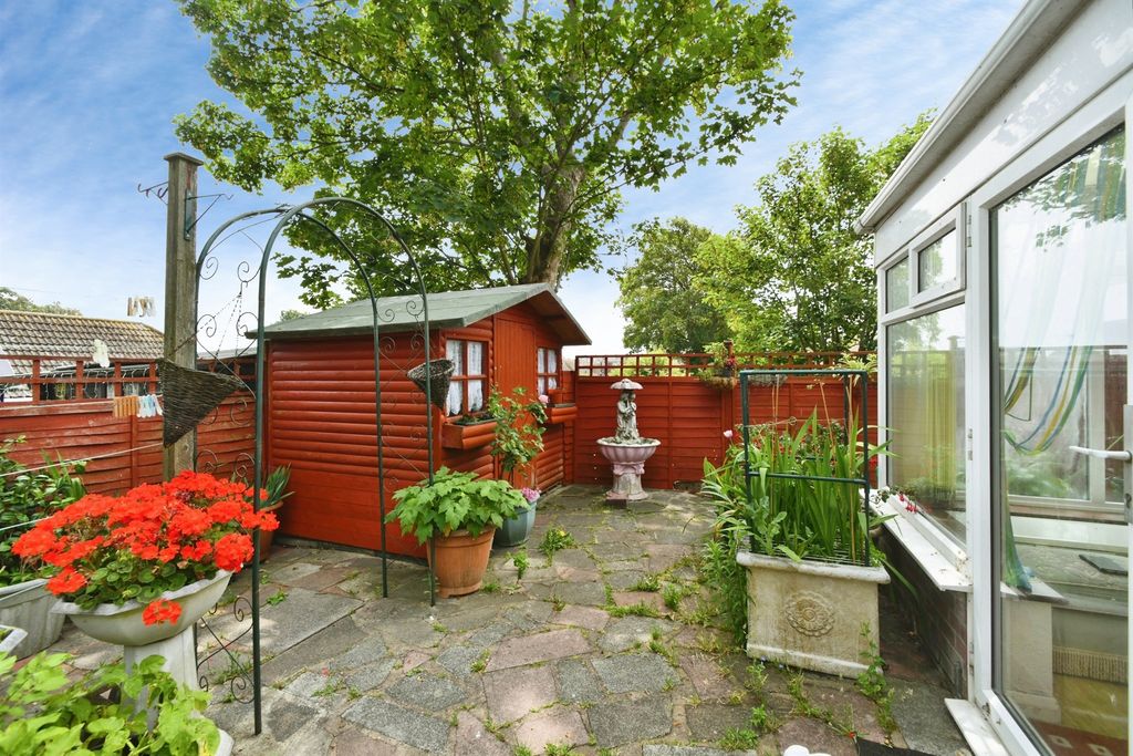 Property photo 2 of 16