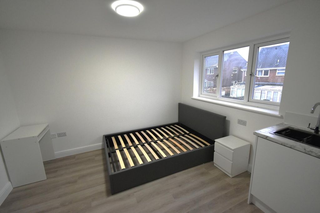 Property photo 3 of 5 Bedroom