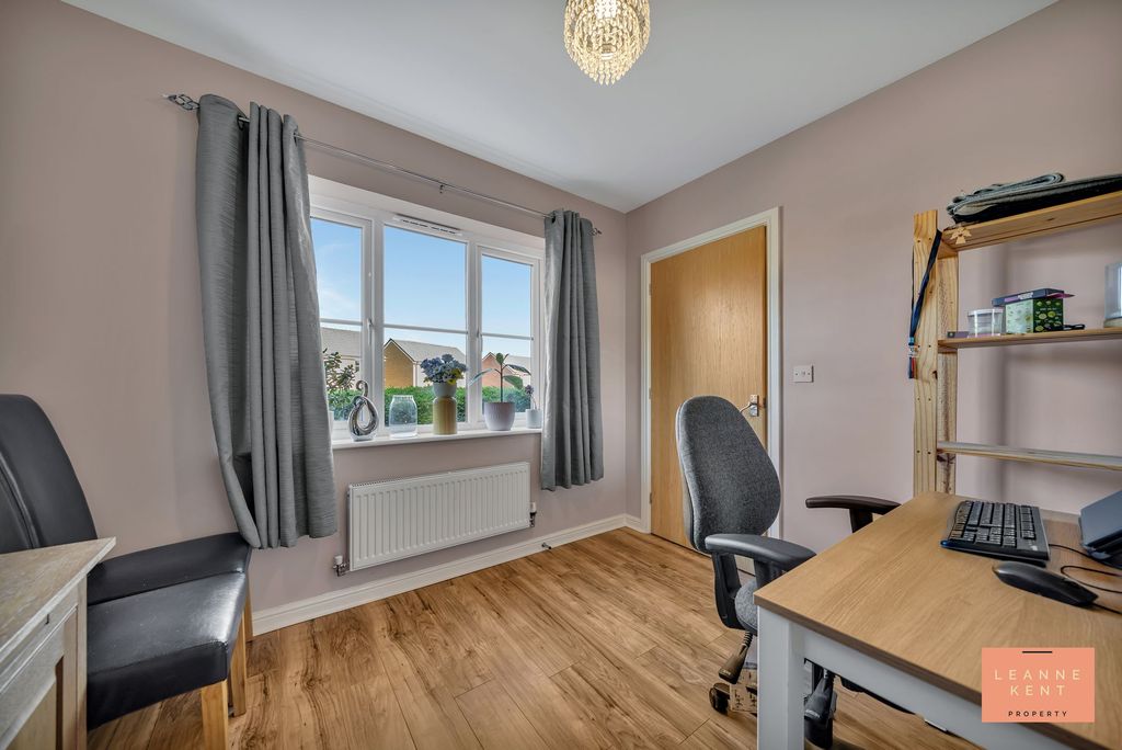 Property photo 3 of 43