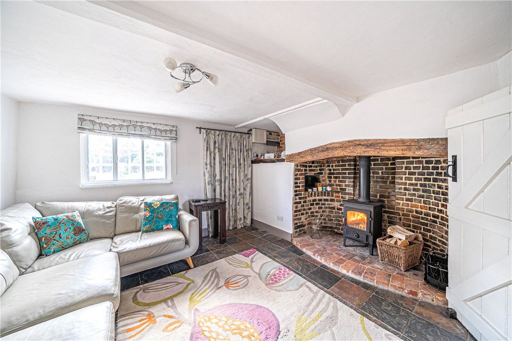 Property photo 3 of 17 Sitting Room