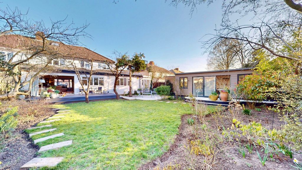 Property photo 3 of 16 Picture No. 73