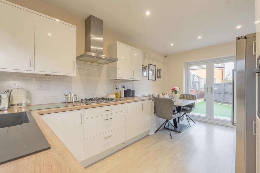 Property photo 3 of 26