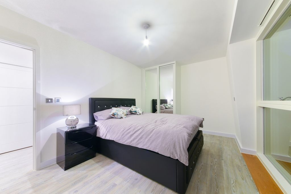 Property photo 1 of 11 Bedroom