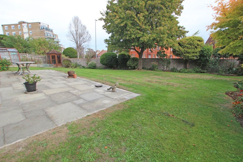 Property photo 2 of 18