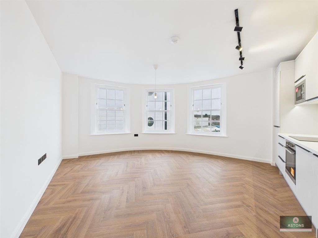 Property photo 2 of 6 Cam04622G0-Pr0147-Still024.Jpg