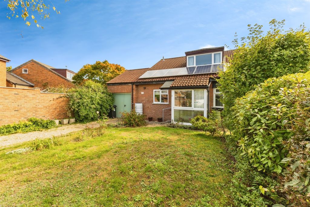 Property photo 2 of 17