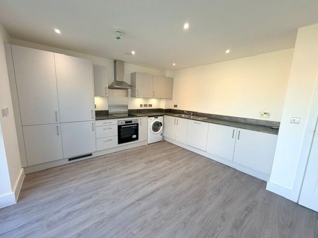 Property photo 3 of 12 Kitchen