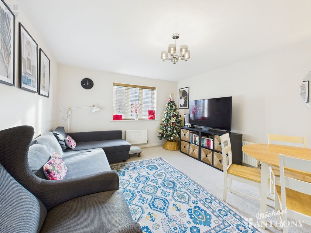 Property photo 2 of 11 Cam03852G0-Pr0488-Still005